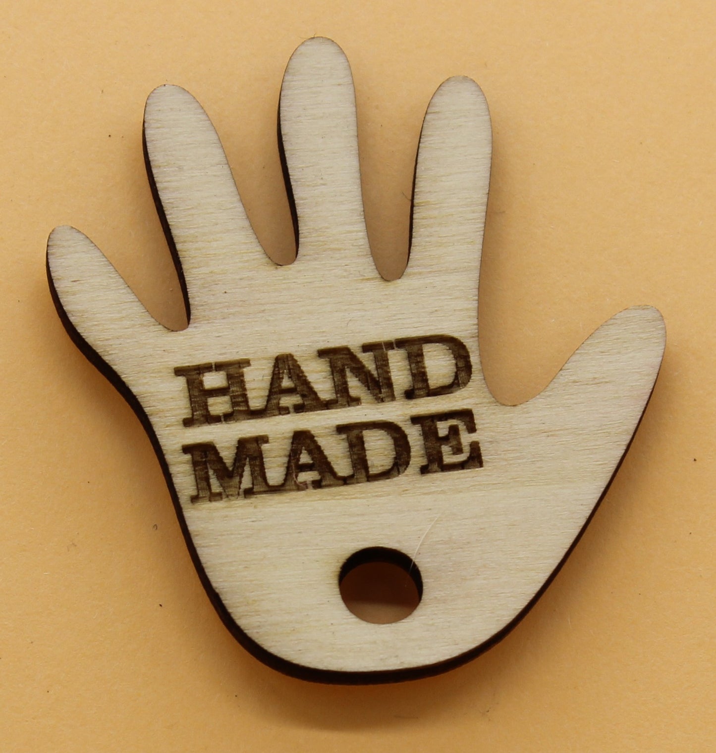 Holz Label HAND MADE in Handform Filigran lasergeschnitten graviert für Handarbeit