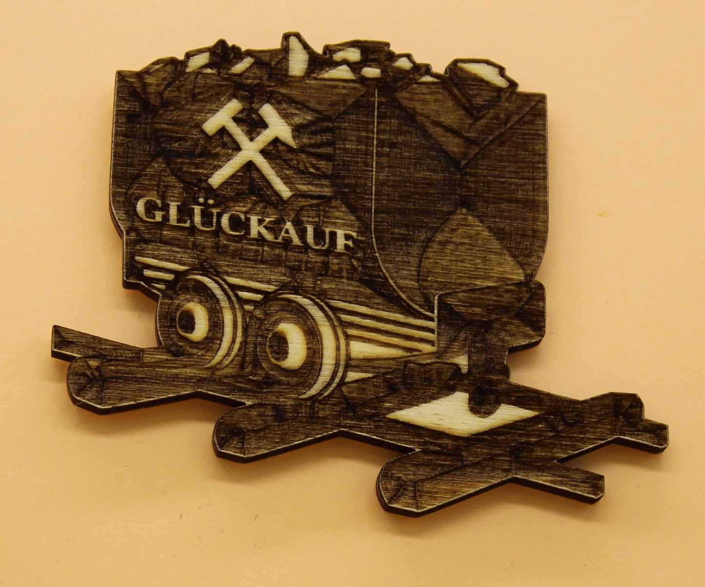 Lasergeschnittener und graviert Holz Magnetpin Bergbau Lore Glückauf Tradition für dein Zuhause