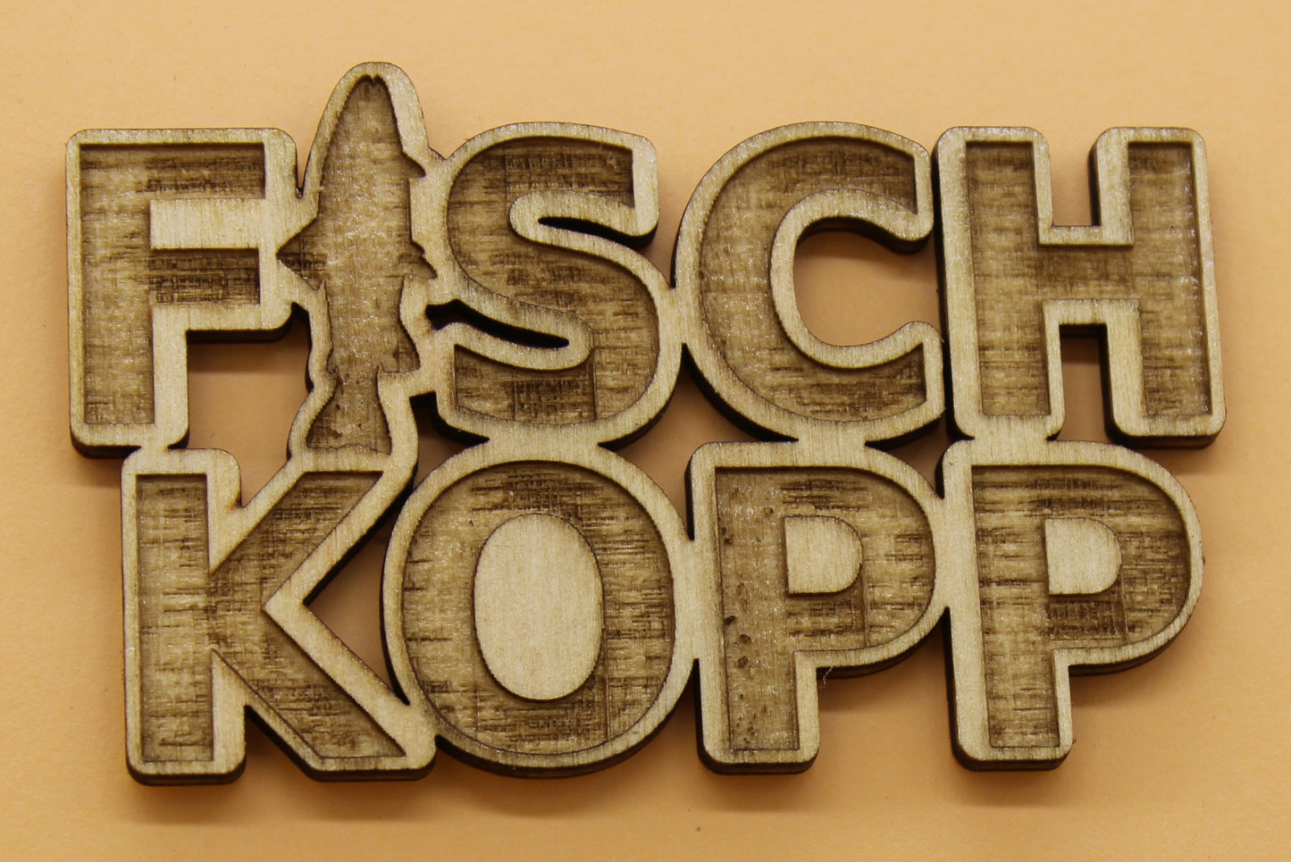 Lasergeschnittener und gravierter Holz Magnetpin Fischkopp Maritimes Statement mit Charme
