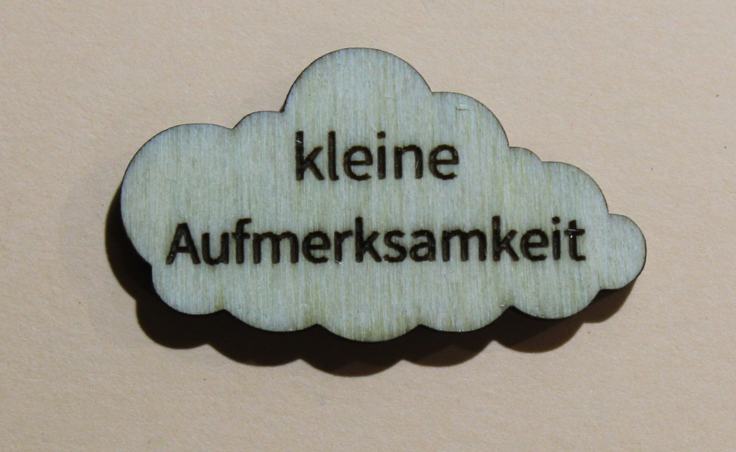Holz-Deko Wolke kleine Aufmerksamkeit  Filigran lasergeschnitten  graviert