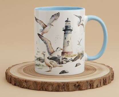 Keramiktasse Maritim Leuchtturm mit See und Möwen